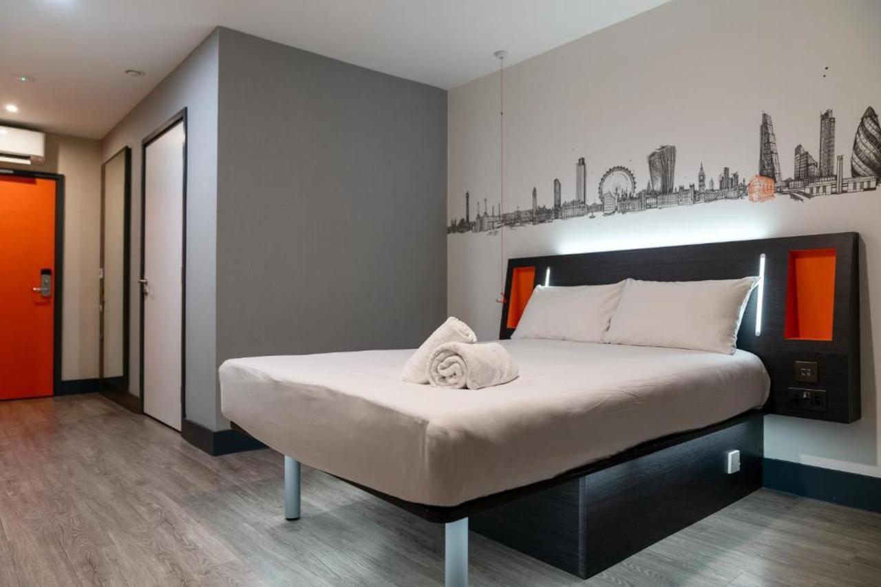 Easyhotel London City Shoreditch Bagian luar foto