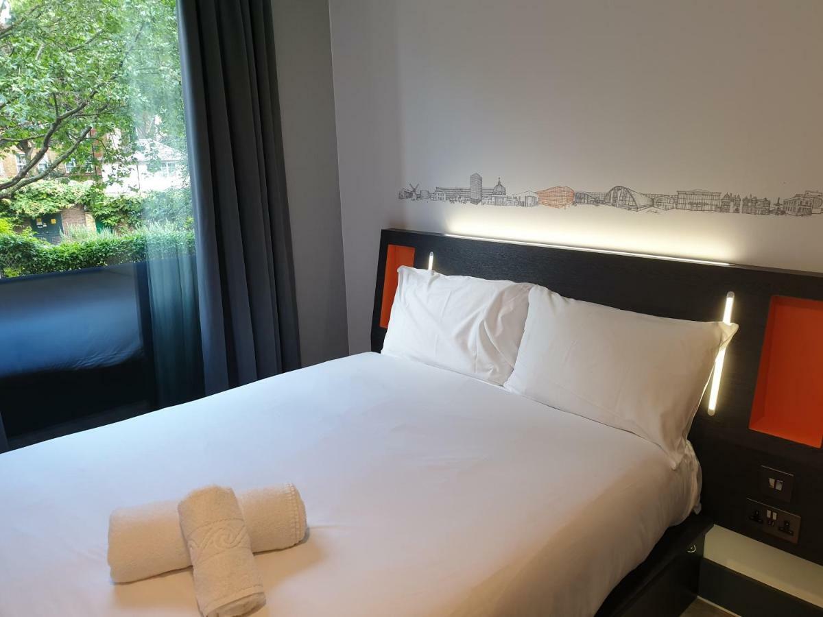 Easyhotel London City Shoreditch Bagian luar foto