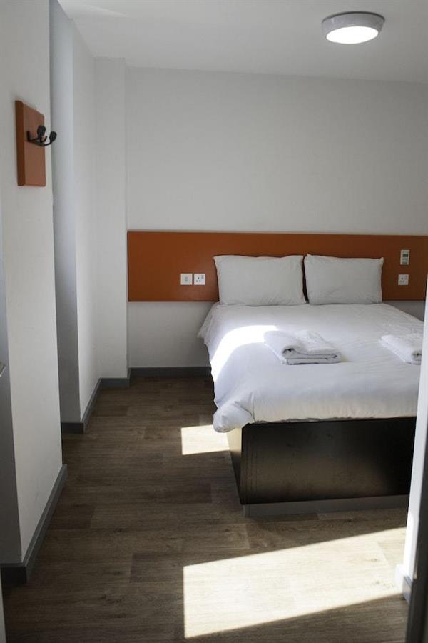 Easyhotel London City Shoreditch Bagian luar foto